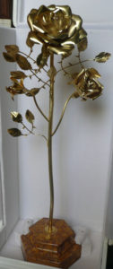 Rosa d'oro della basilica del Santuario della Madonna della Guardia di Genova